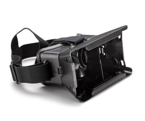 Mit der als Smartphone-Accessoire erhältlichen Virtual-Reality-Brille VR Glasses verspricht der Hersteller Archos neue Spiel- und Medienerlebnisse zu einem günstigen Kaufpreis. 