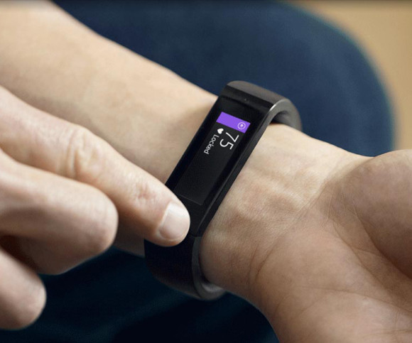 Das erstes Wearable aus Redmond ist ein Activity-Tracker mit Smartwatch-Funktionen. Praktisch: Das Microsoft Band ist sowohl zu Android, iOS, als auch Windows Phone kompatibel.  