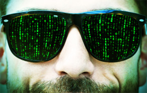 Mann mit Matrix-Brille 