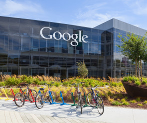 Google-Zentrale mit Fahrrädern 