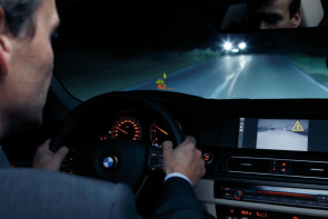 BMW stellte mit Night Vision bereits 2005 ein System zum Einsatz im Fahrzeug vor
