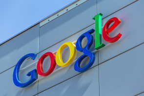 Google wird angeklagt, Mitarbeiter zum Spionieren anzuhalten 
