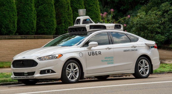 Uber stoppt Tests selbstfahrender Autos nach Unfall 