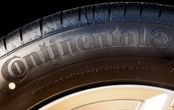 Continental-Logo auf Autoreifen 