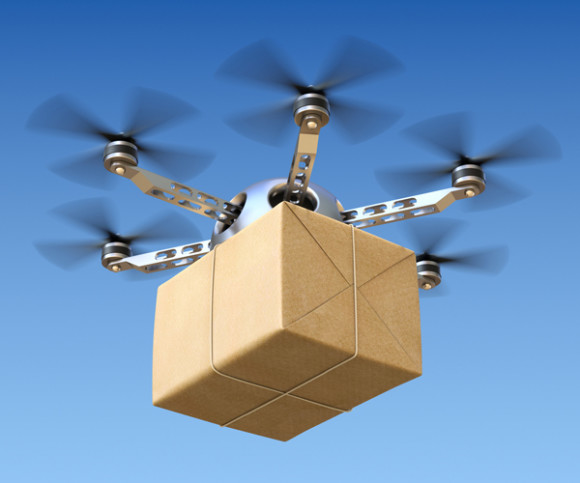 Drohne mit einem Paket 