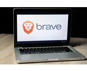 Notebook mit Brave-Browser