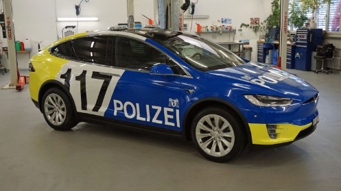 Tesla der Basler Polizei endlich im Einsatz 