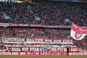 Zuschauer in der Allianz Arena