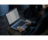 Programmierer am Notebook