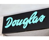 Logo von Douglas