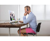 Mann im Home Office