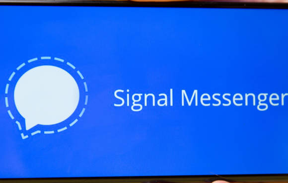 Signal-Messenger-Logo auf Smartphone Display 