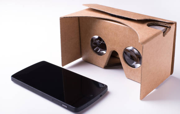 Google Cardboard mit Smartphone 