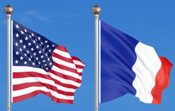 Flaggen der USA und Frankreich 