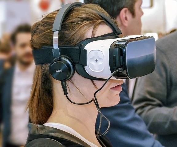 11 Prozent der Deutschen würden im stationären Geschäft Virtual- oder Augmented-Reality-Brillen nutzen.
