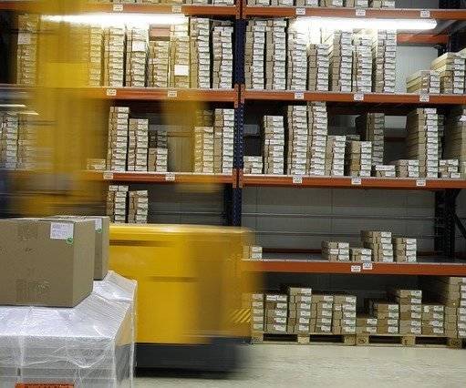 Das Ziel der Razzia soll nicht Amazon selbst gewesen sein, sondern Subfirmen, die für das Ausliefern der Pakete zuständig sind.