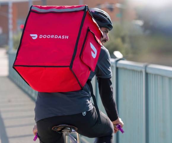 Fahrradkurier von DoorDash 