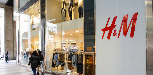 H und M Einkaufspassage Shopping Mall Shoppen Einkaufen Klamotten 