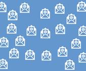 Blauer Hintergrund mit mehreren Mail-Icons