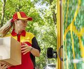 DHL Zustellerin