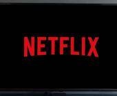 Netflix Logo auf TV-Gerät