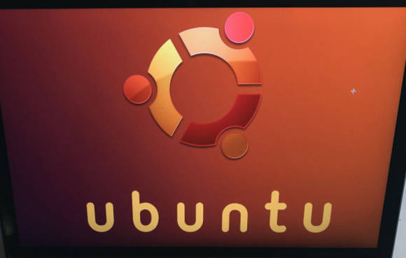 Ubuntu auf Laptop-Bildschirm 