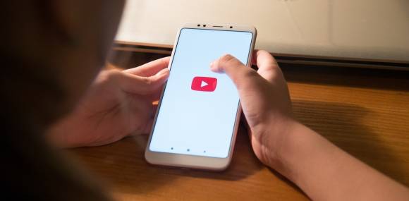 YouTube-App auf Smartphone 