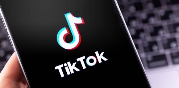 TikTok App auf Smartphone 