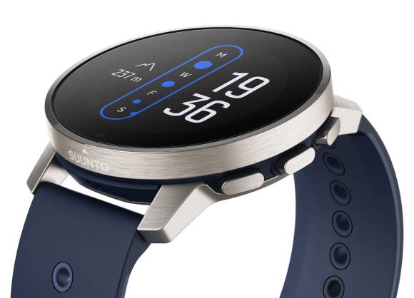 Die Suunto 9 Peak Smartwatch in Granitblau 