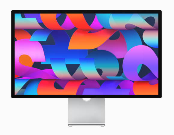 Das Foto zeigt das Apple Studio Display mit einer farbigen Grafik auf dem Display 