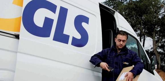 GLS-Paketfahrzeug 