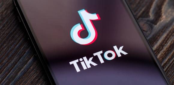 TikTok App auf Smartphone 