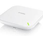 Der Zyxel Access Point in Weiss ist eher flach, etwa quadratisch mit abgerundeten Ecken