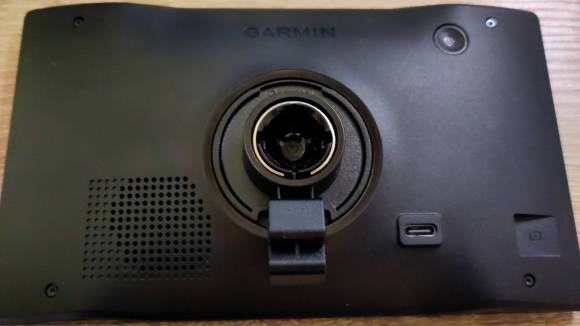 Rückseite des Garmin Drivesmart 76