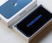 Foxconn-Logo auf iPhone-Display