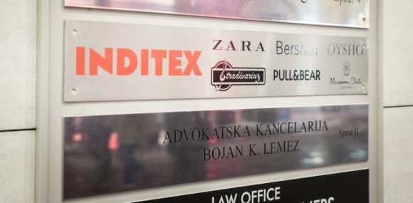 Schild von Inditex 