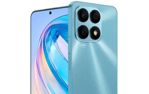 Rück und Vorderseite des Honor X8a in Hellblau 