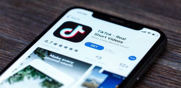 TikTok App auf Smartphone 