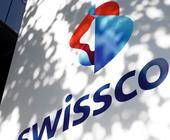 Swisscom-Logo an einem Gebäude