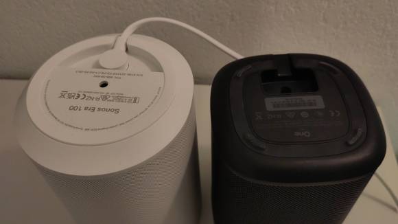 Era 100 (links) vs. Sonos One