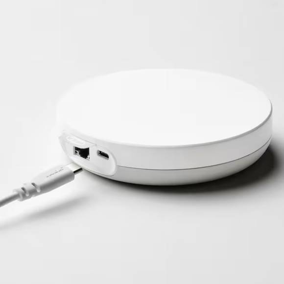 Das runde weisse Smart-home-Hub-Gerät Dirigera