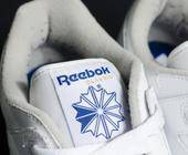 Reebok-Schuhe mit Logo
