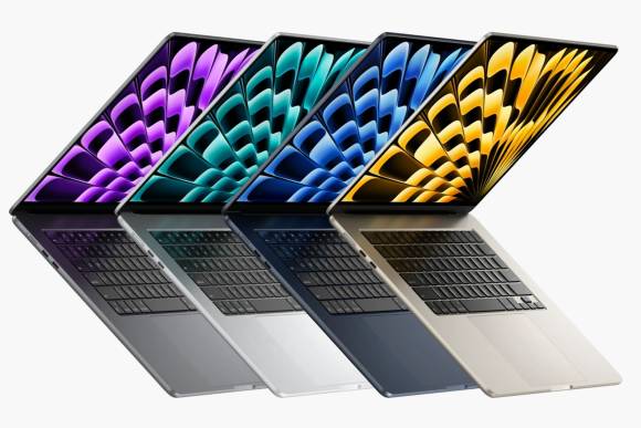 Vier MacBook Air in verschiedenen Farben