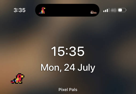 Homescreen mit Pixel Pals Widget und zwei Pals in der Dynamic Island