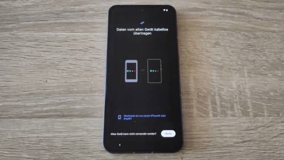 Meldung auf dem Display: "Daten vom alten Gerät kabellos übertragen"