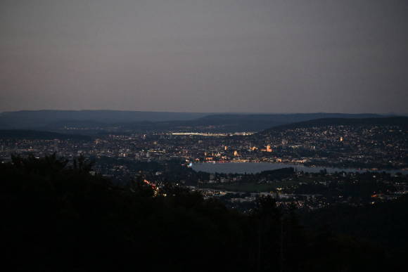 Zürich in der Dämmerung bei 10'000 ISO