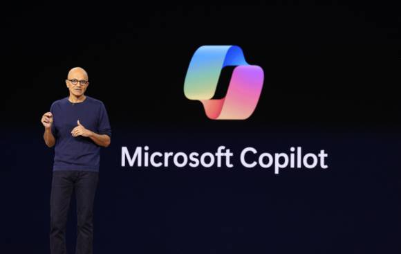 Satya Nadella stellt auf der Ignite Microsoft Copilot vor. 