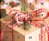 Ein Adventskalender mit 24 geschlossenen Türchen