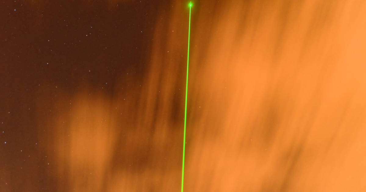 Fluoreszenzlicht-zeigt-unsichtbaren-Rauch
