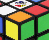 Der Zauberwürfel war in den achtziger Jahren das Lieblingsspielzeug Nummer 1. Inzwischen hat der Rubiks Cube, der heute seinen 40. Geburtstag feiert, längst auch das Smartphone erobert.